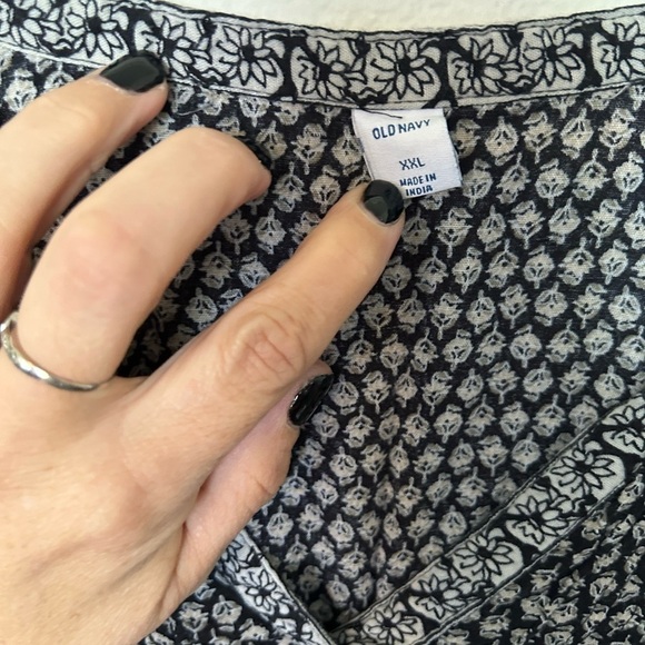 Old Navy XXL Long Sleeve Floral-Print Split-Neck Plus-Size Swing
Dress - Picture 3 of 9